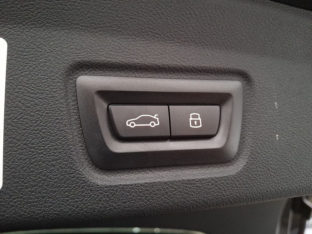 Thumbnail: 2024 BMW i4 - 27