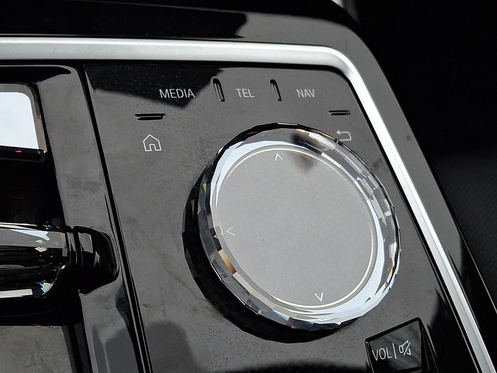 Thumbnail: 2023 BMW 7 Series - 19