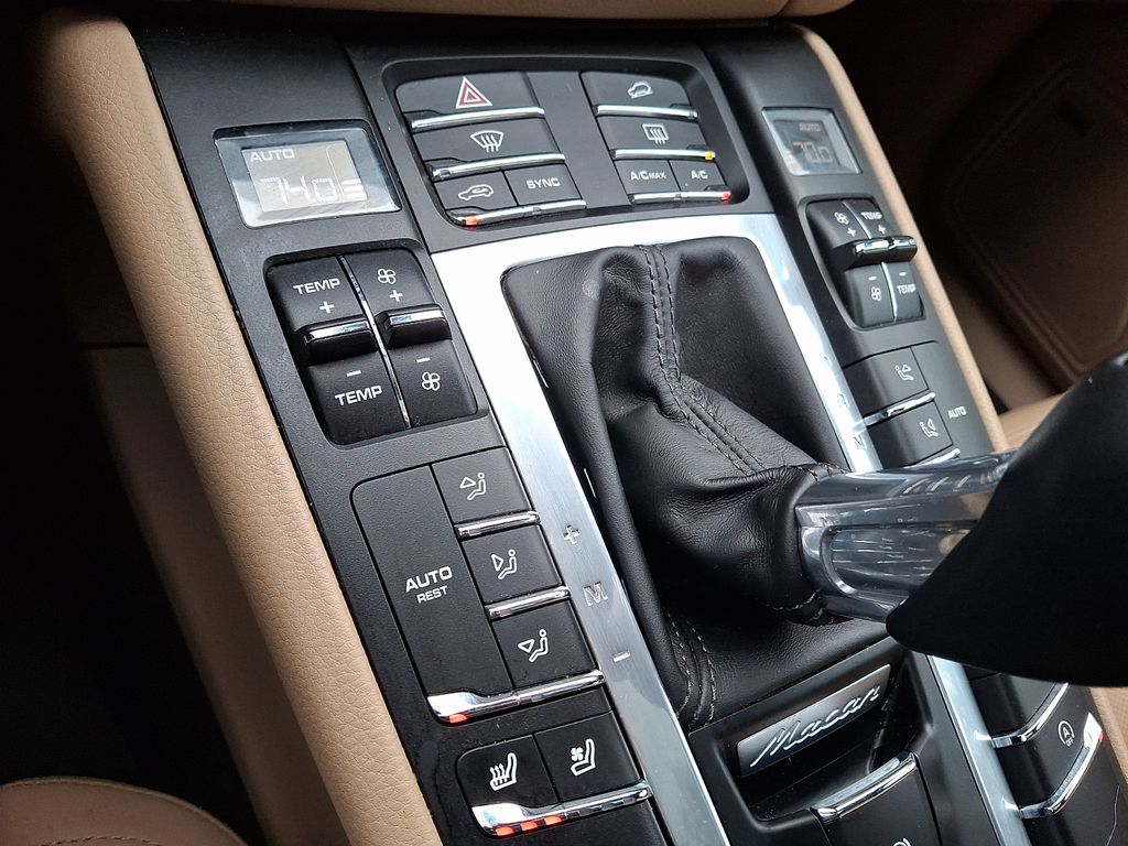 Thumbnail: 2019 Porsche Macan - 13