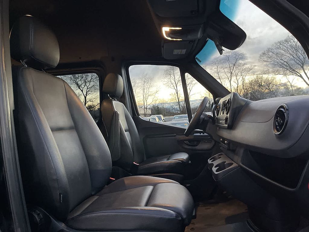 Thumbnail: 2019 Mercedes-Benz Sprinter - 26