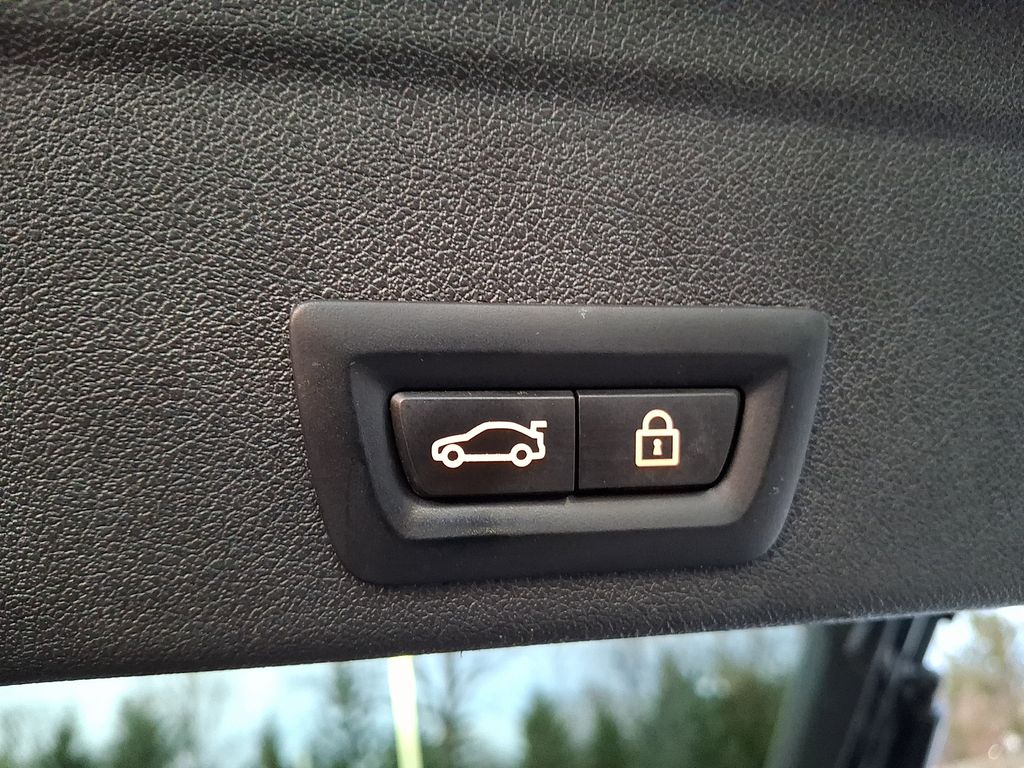 Thumbnail: 2023 BMW X6 - 27