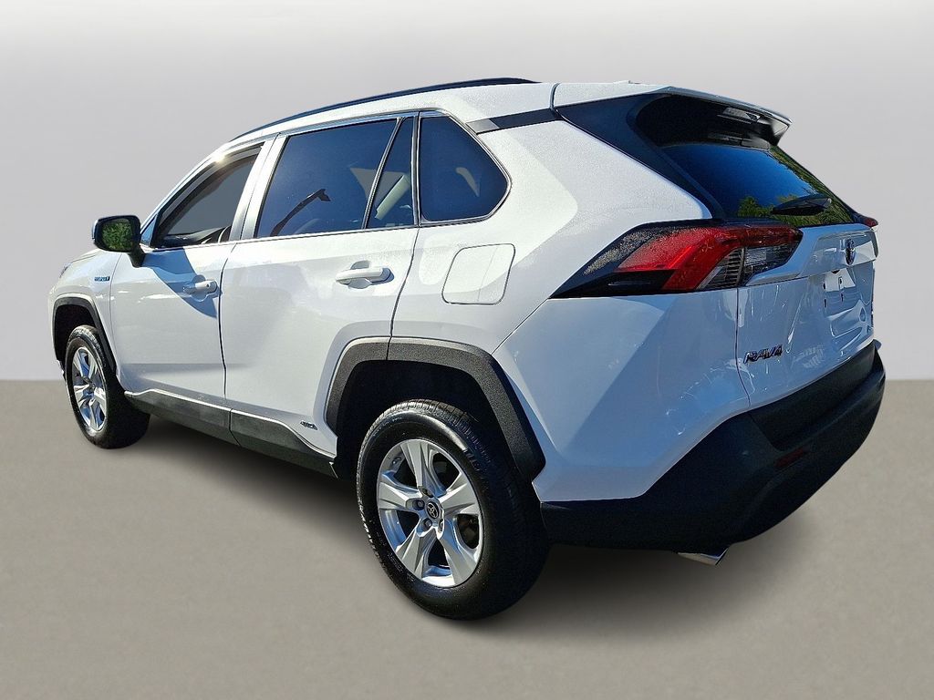 2021 Toyota RAV4 Hybrid LE photo 4