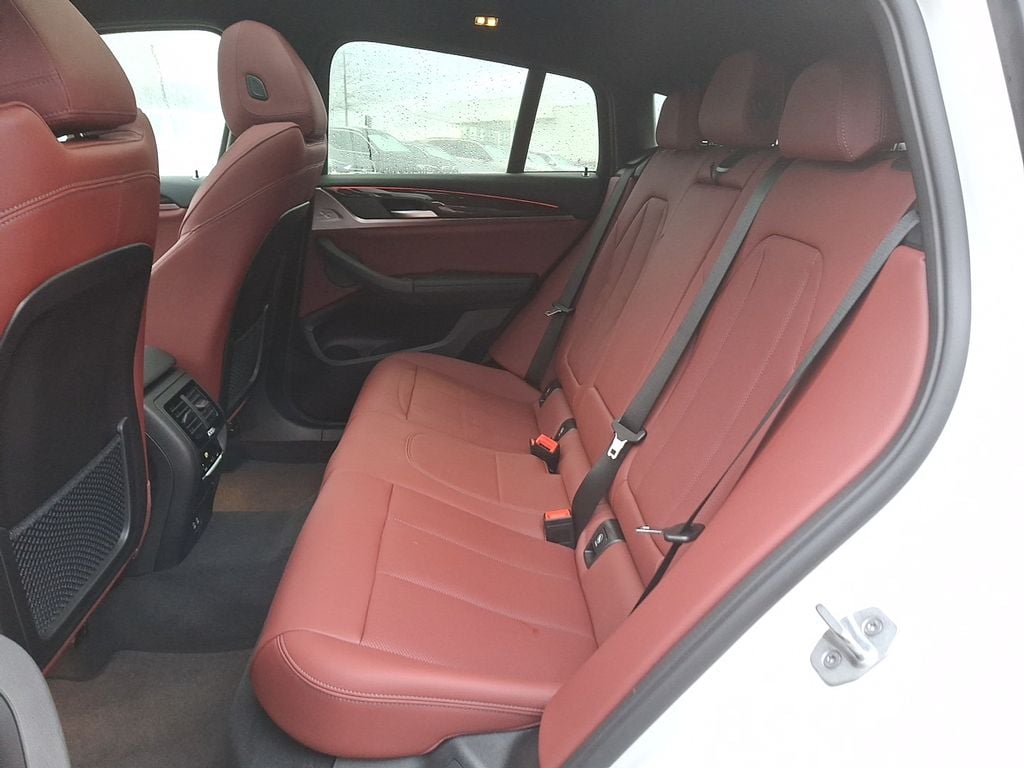 Thumbnail: 2025 BMW X4 - 8