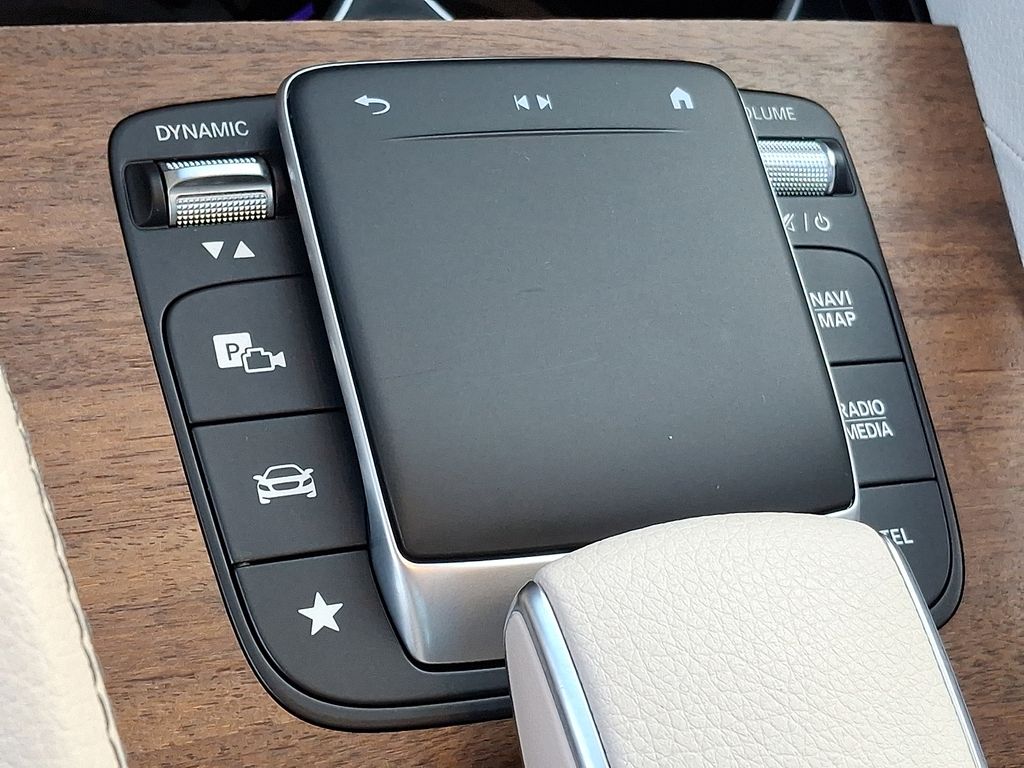 Thumbnail: 2022 Mercedes-Benz GLE - 17