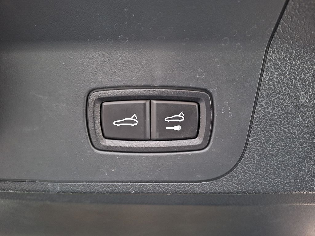 Thumbnail: 2022 Porsche Panamera - 27