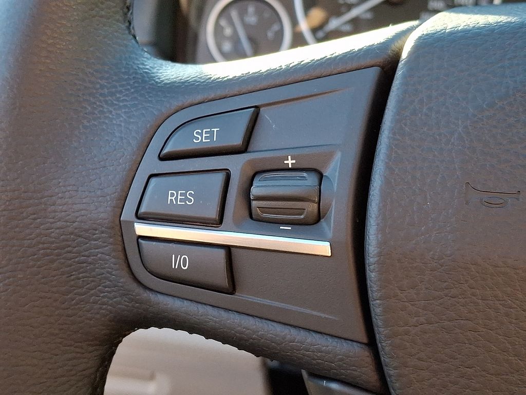 Thumbnail: 2011 BMW 5 Series - 17