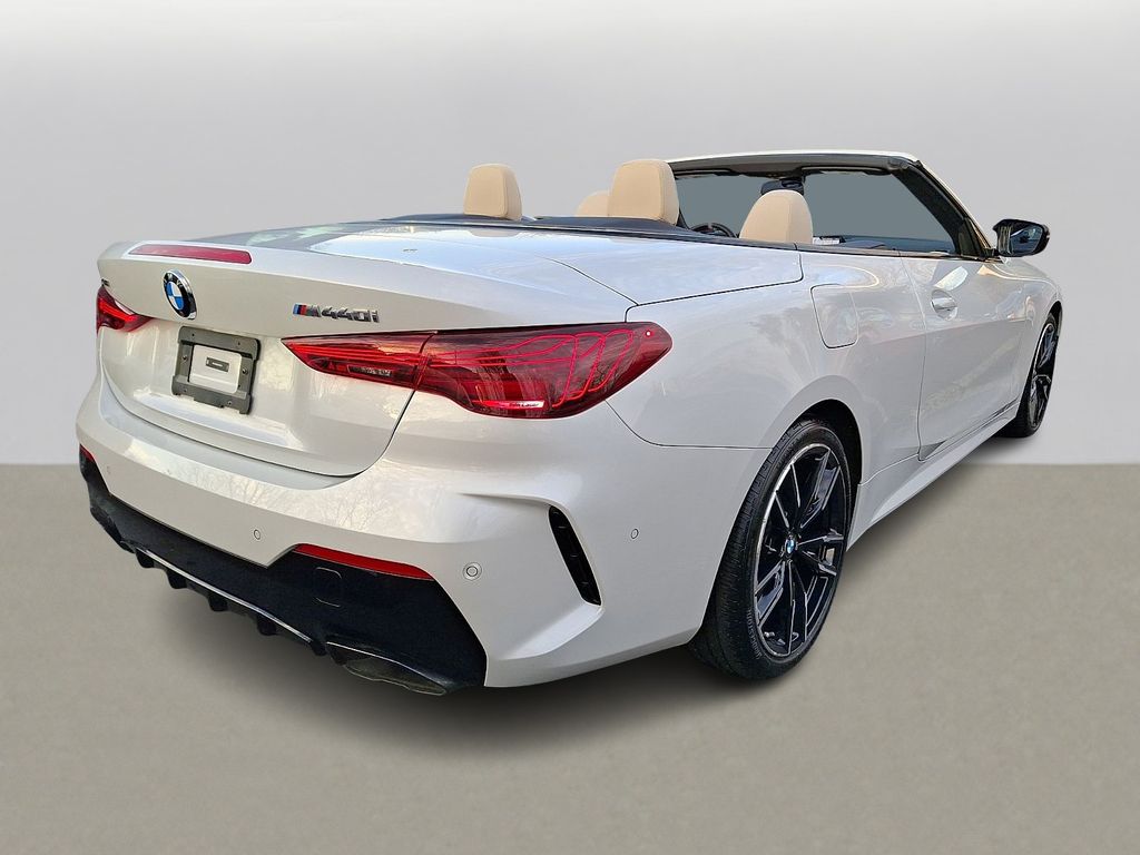Thumbnail: 2025 BMW 4 Series - 4