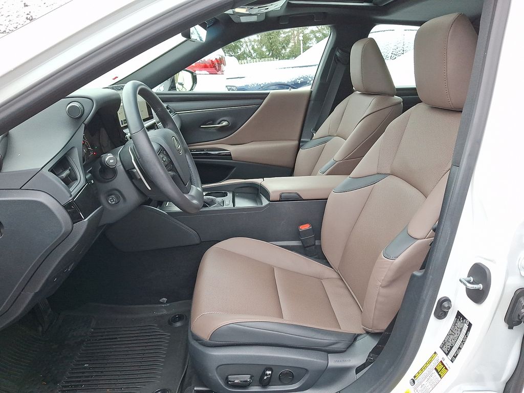 Thumbnail: 2023 Lexus ES - 9