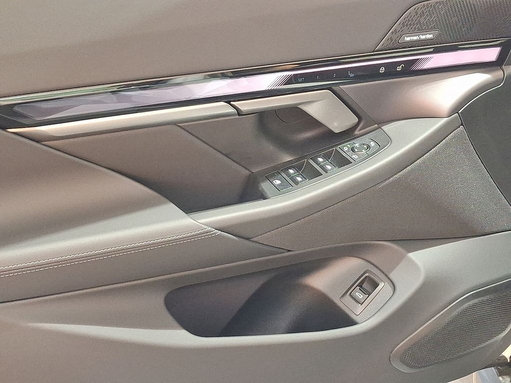 Thumbnail: 2025 BMW i5 - 5