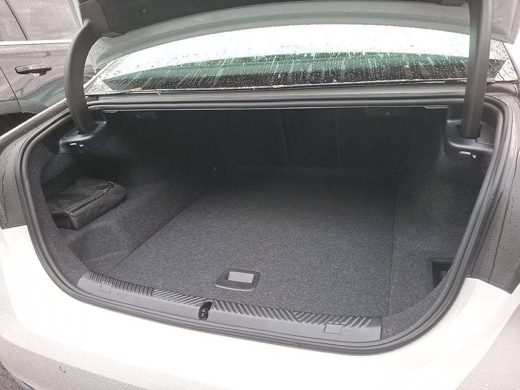 Thumbnail: 2025 BMW i5 - 26