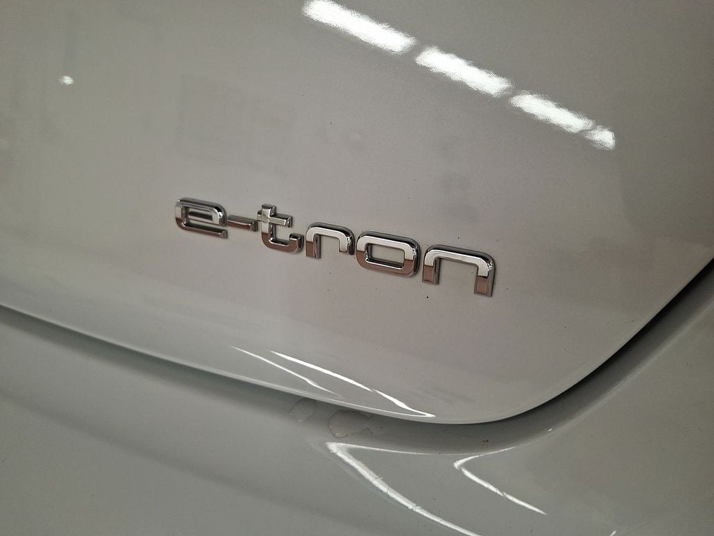 Thumbnail: 2018 Audi A3 e-tron - 22
