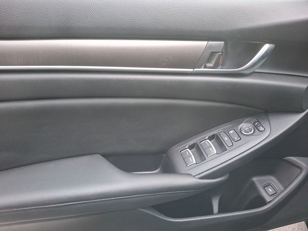 Thumbnail: 2019 Honda Accord - 9