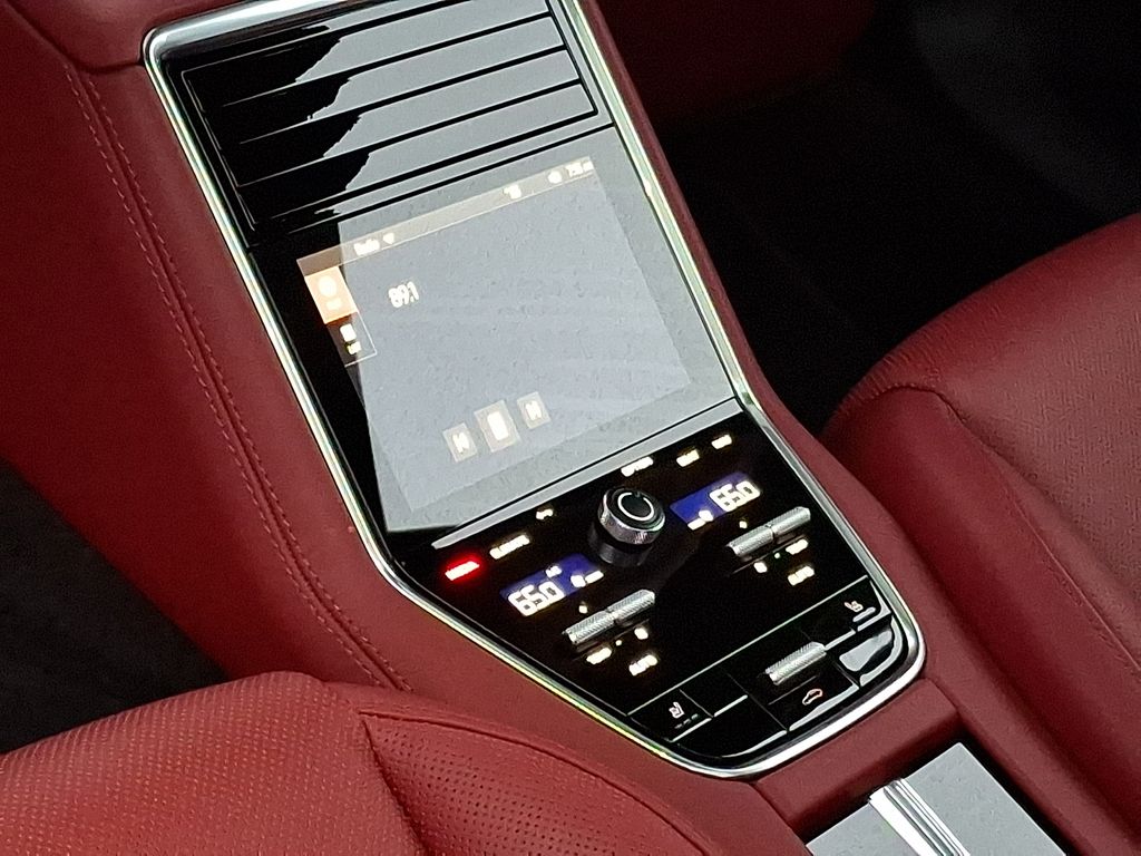 Thumbnail: 2023 Porsche Panamera - 9