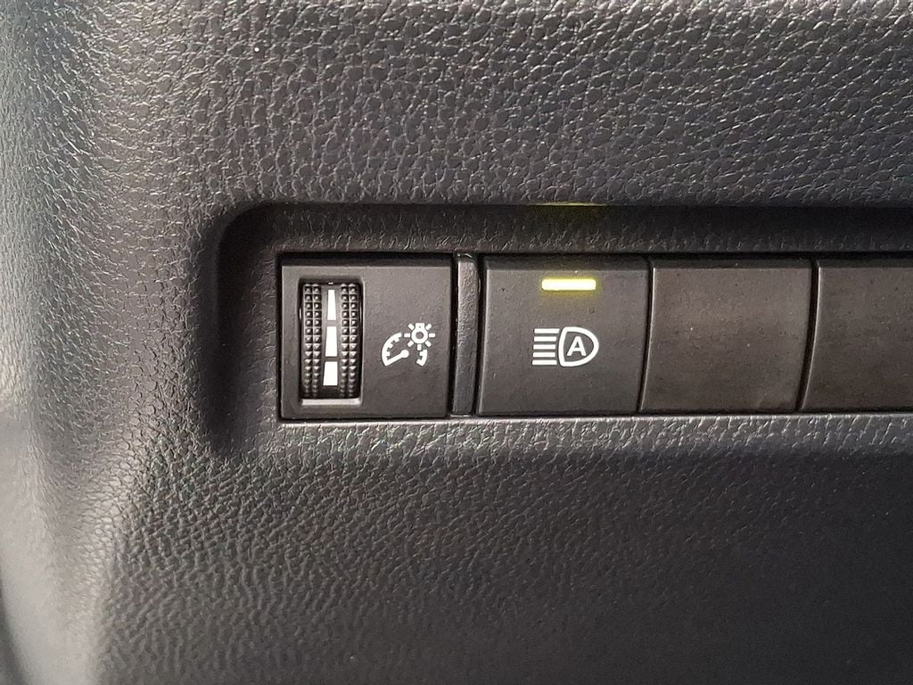 Thumbnail: 2020 Toyota RAV4 - 25