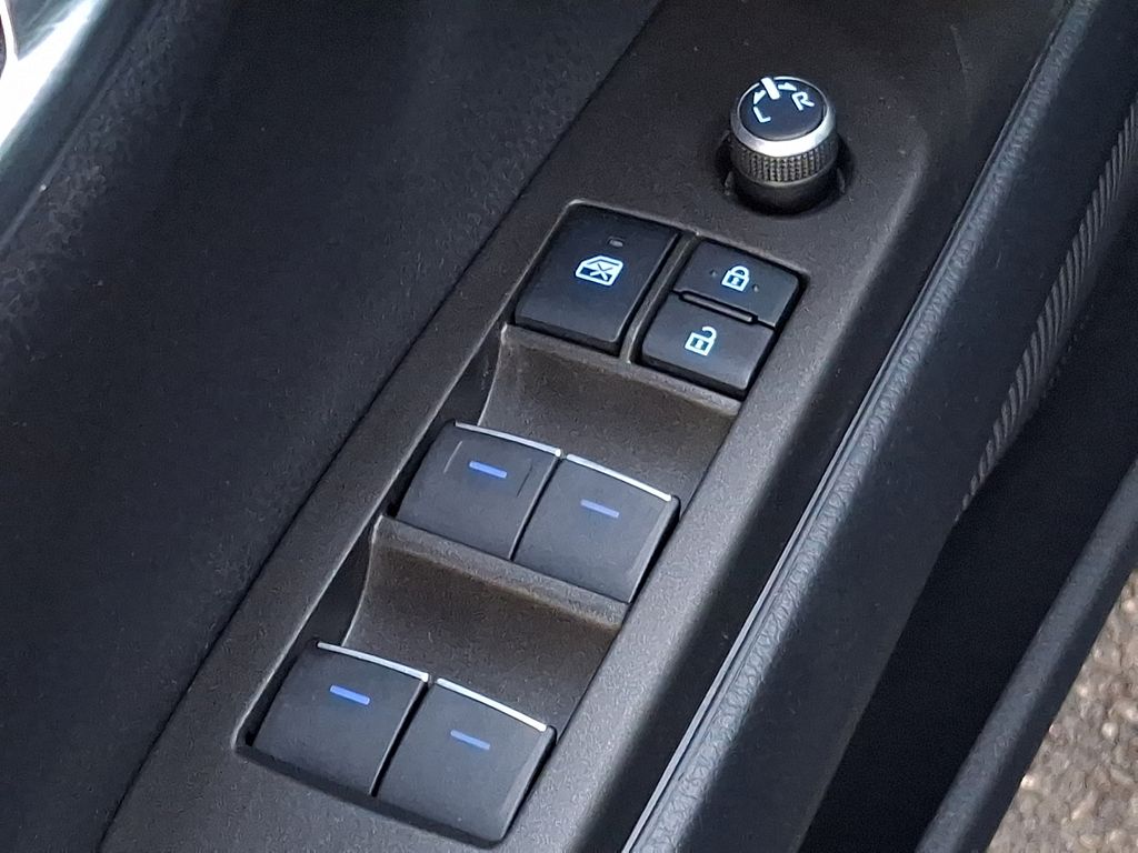 Thumbnail: 2022 Toyota Camry - 25