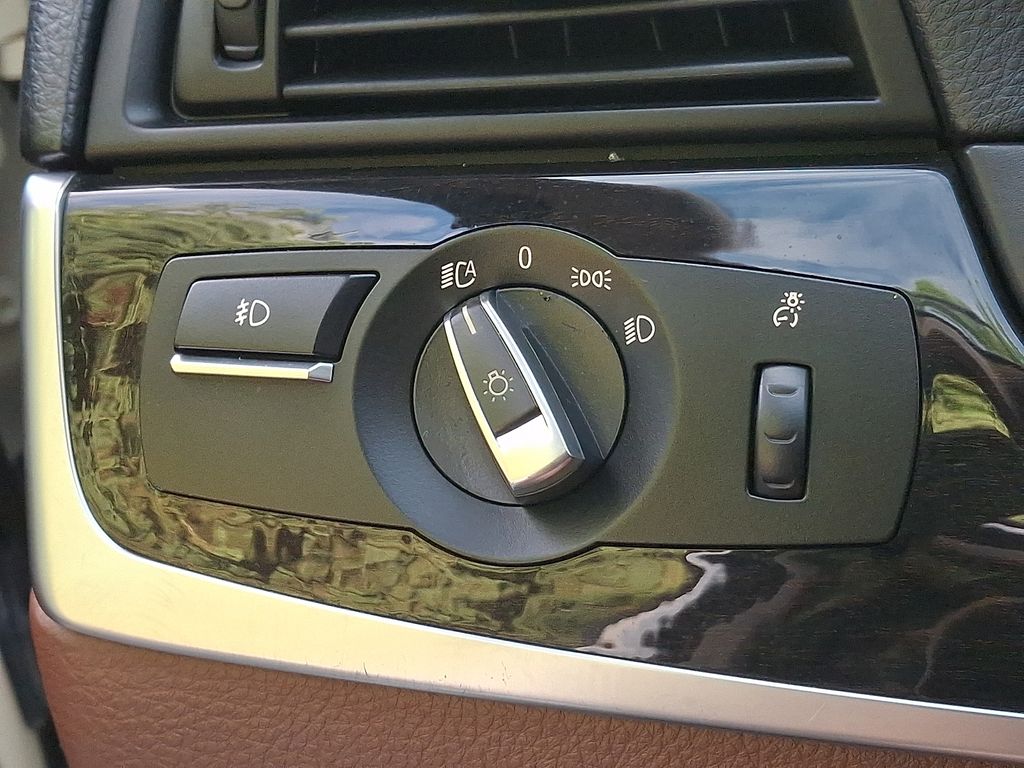 Thumbnail: 2016 BMW 5 Series - 22