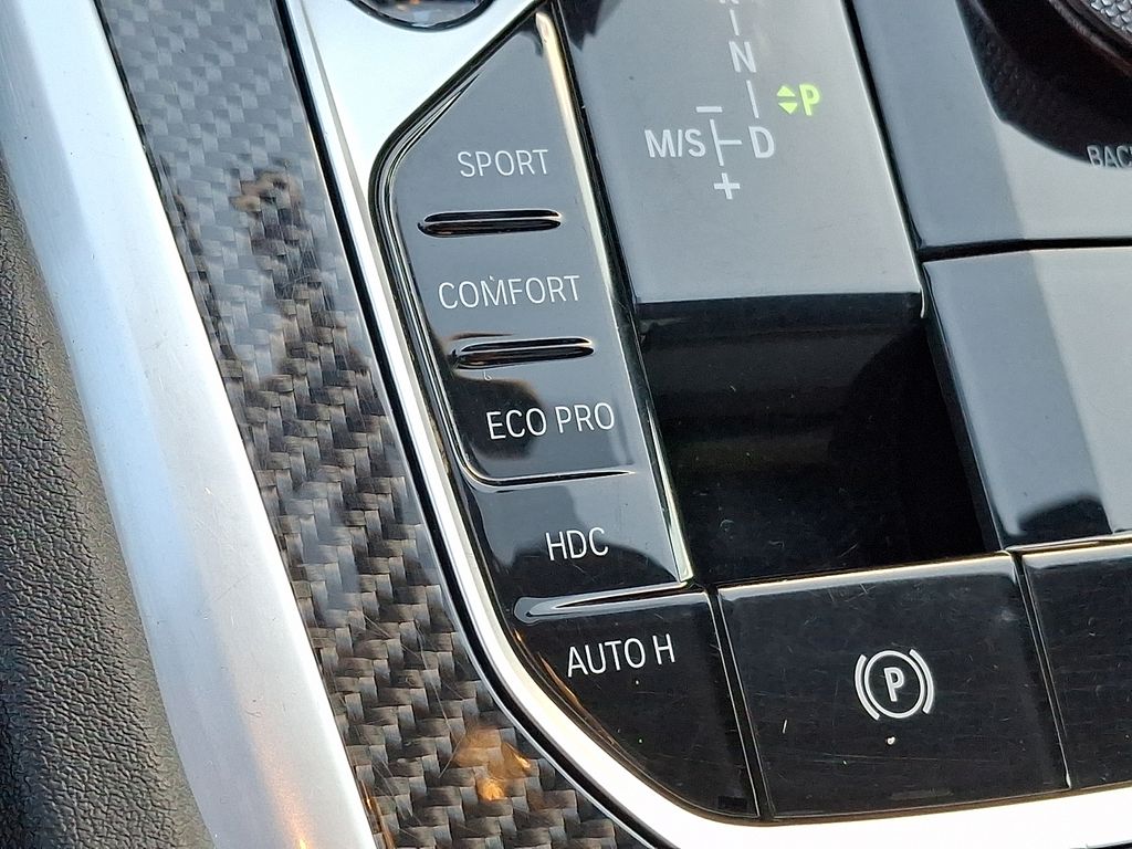 Thumbnail: 2023 BMW X6 - 21