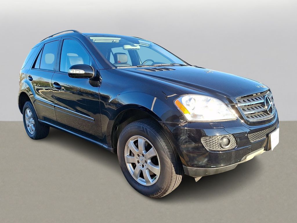 Thumbnail: 2006 Mercedes-Benz M-Class - 2