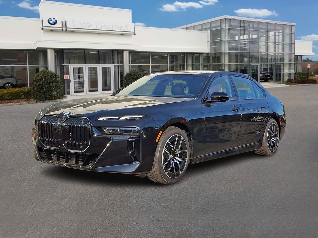 Thumbnail: 2026 BMW 7 Series - 1