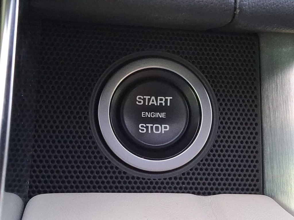 Thumbnail: 2022 Land Rover Range Rover - 18