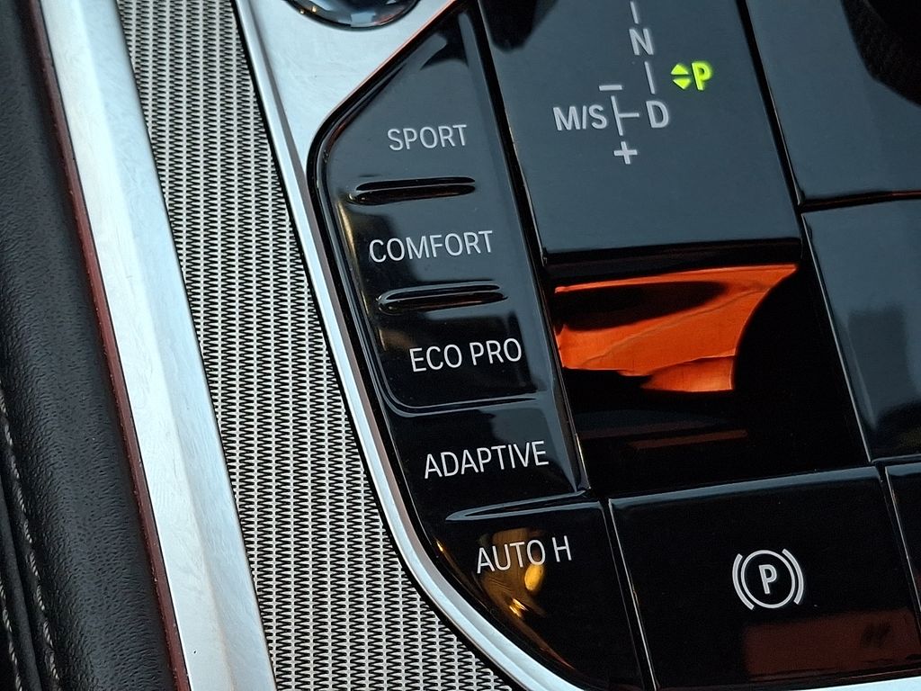Thumbnail: 2024 BMW 8 Series - 22