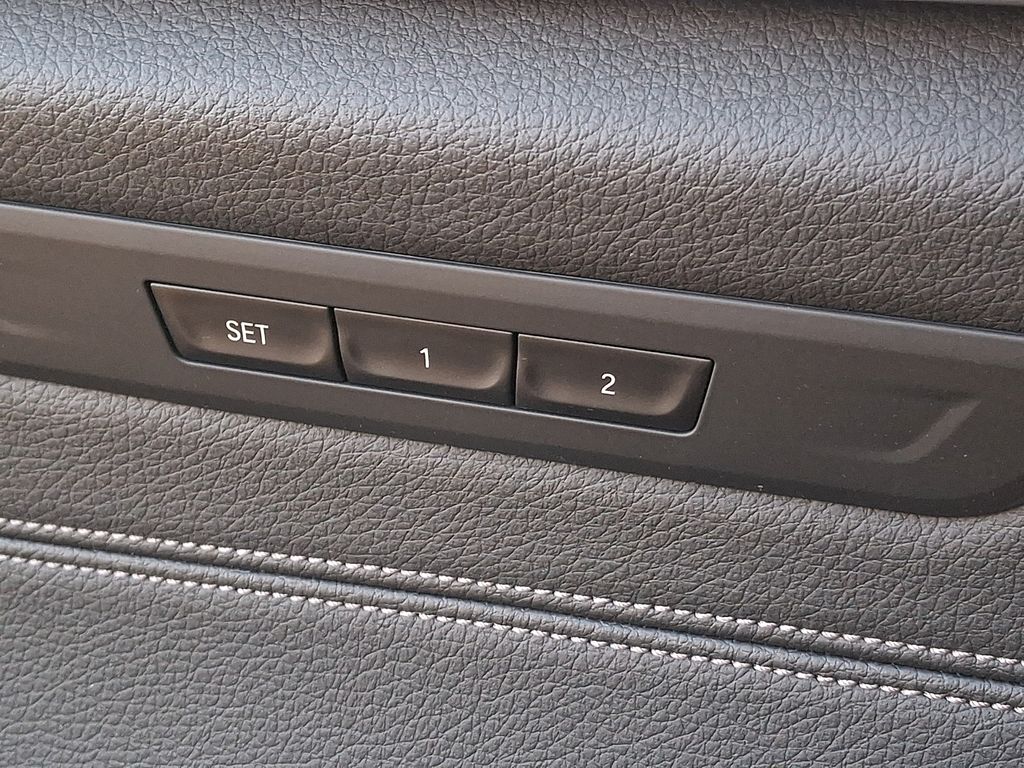 Thumbnail: 2019 BMW 5 Series - 24