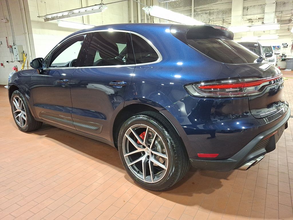 Thumbnail: 2022 Porsche Macan - 6