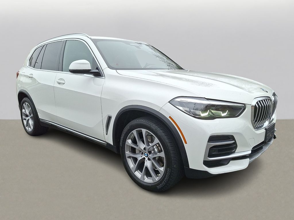 Thumbnail: 2022 BMW X5 - 3