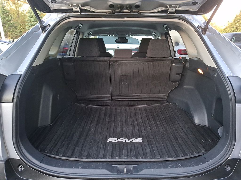 Thumbnail: 2020 Toyota RAV4 - 27