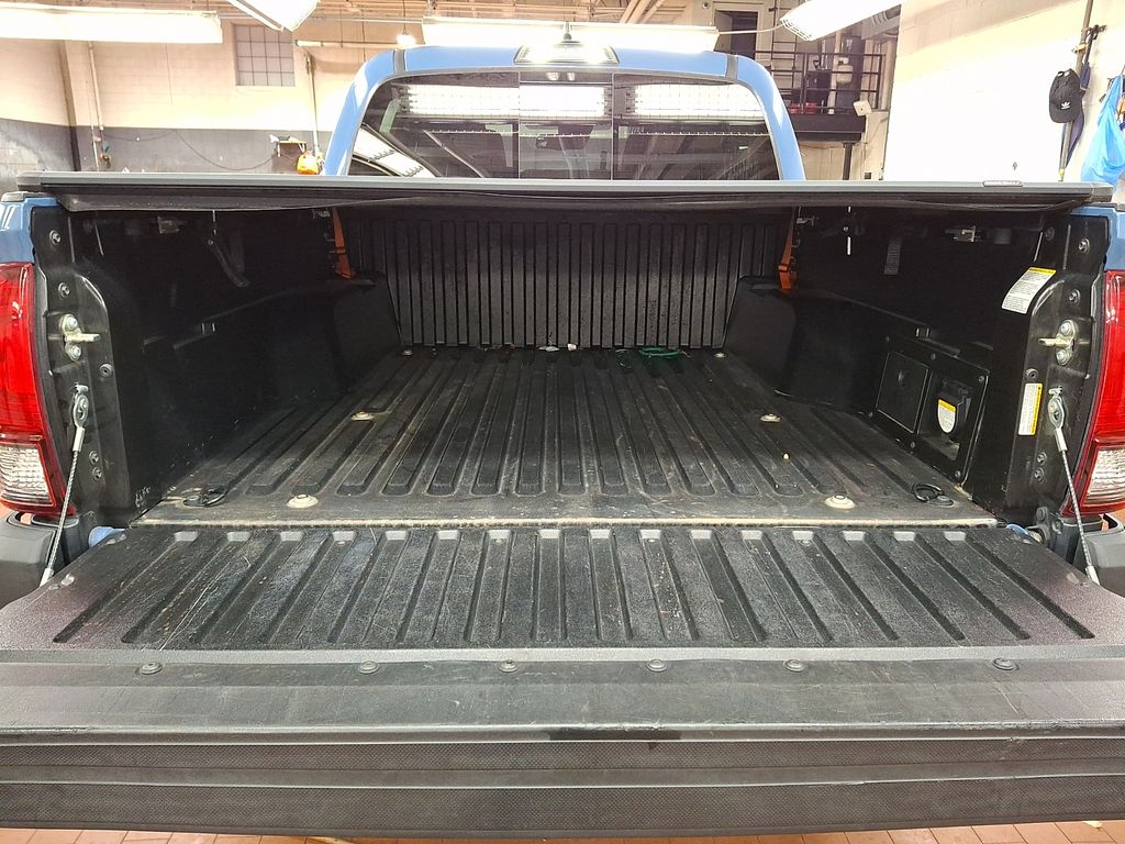 Thumbnail: 2019 Toyota Tacoma - 26