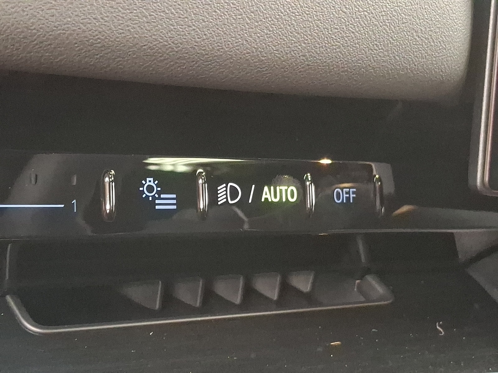 Thumbnail: 2025 BMW 5 Series - 19