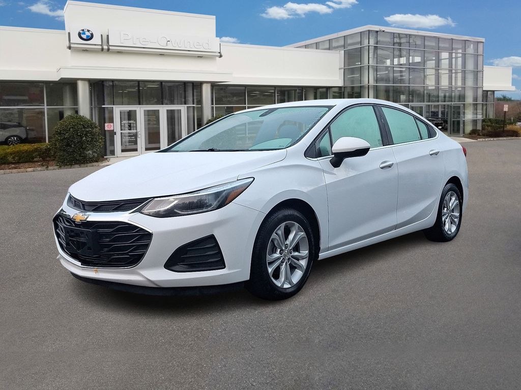 Thumbnail: 2019 Chevrolet Cruze - 1