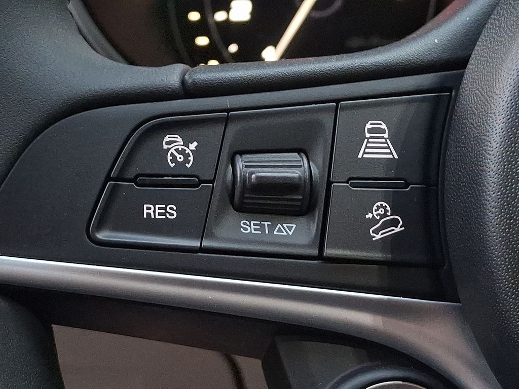 Thumbnail: 2019 Alfa Romeo Stelvio - 17