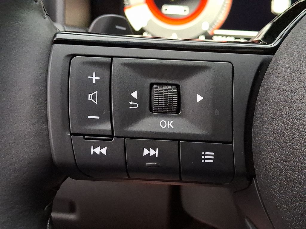 2022 Nissan Rogue Platinum 18