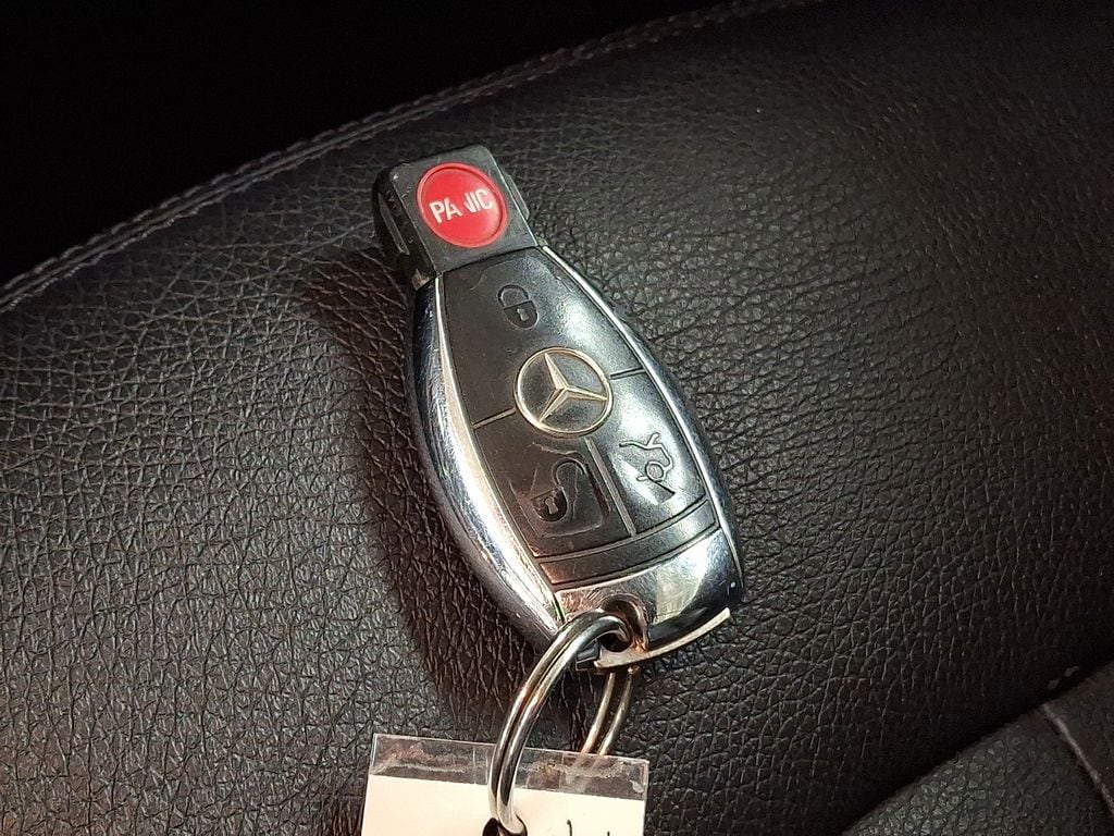 Thumbnail: 2008 Mercedes-Benz CLK - 23