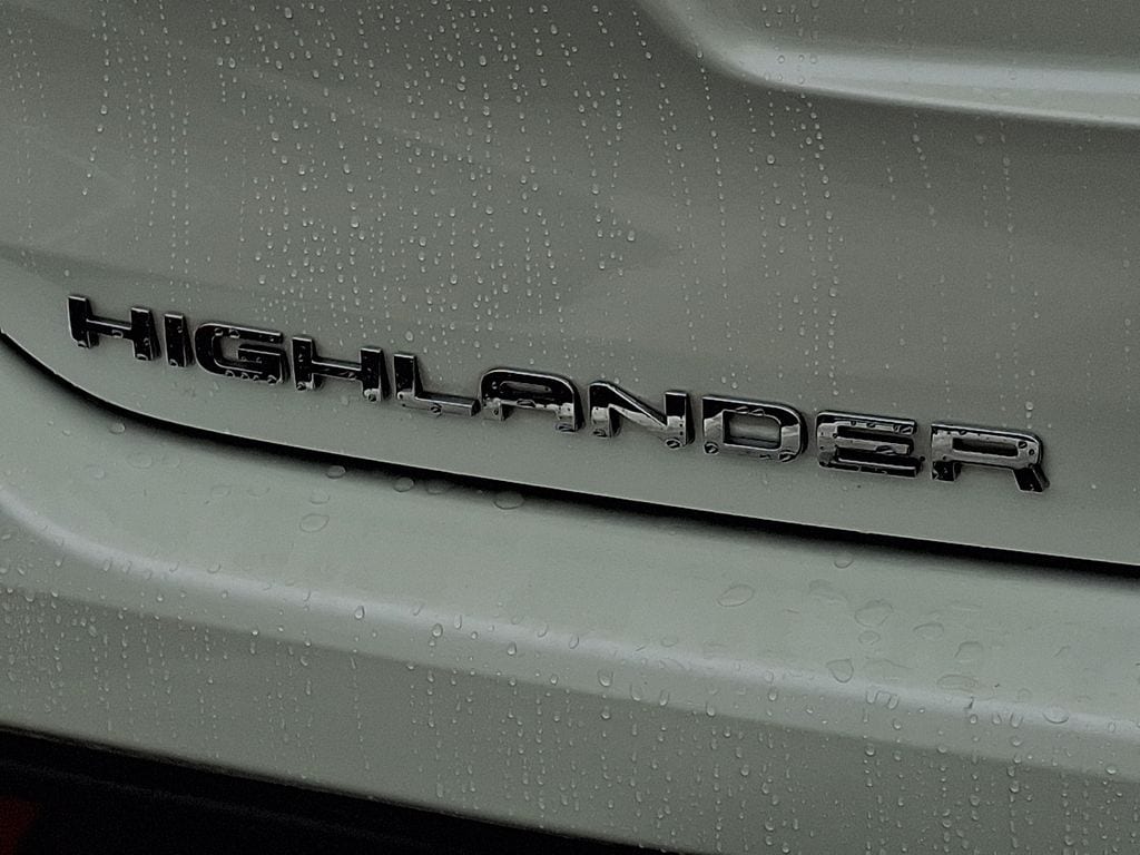 Thumbnail: 2021 Toyota Highlander - 30