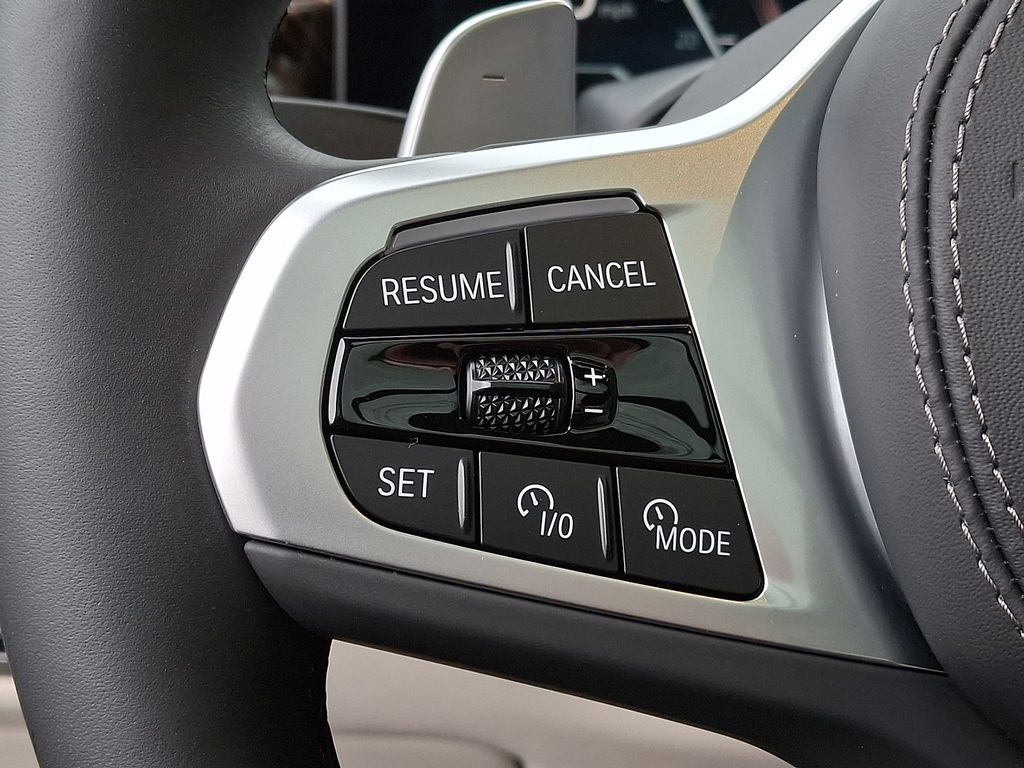 Thumbnail: 2026 BMW X7 - 18