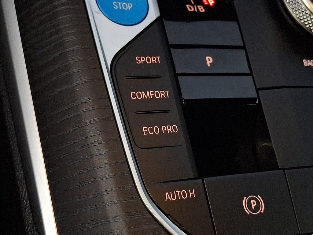 Thumbnail: 2025 BMW i4 - 18