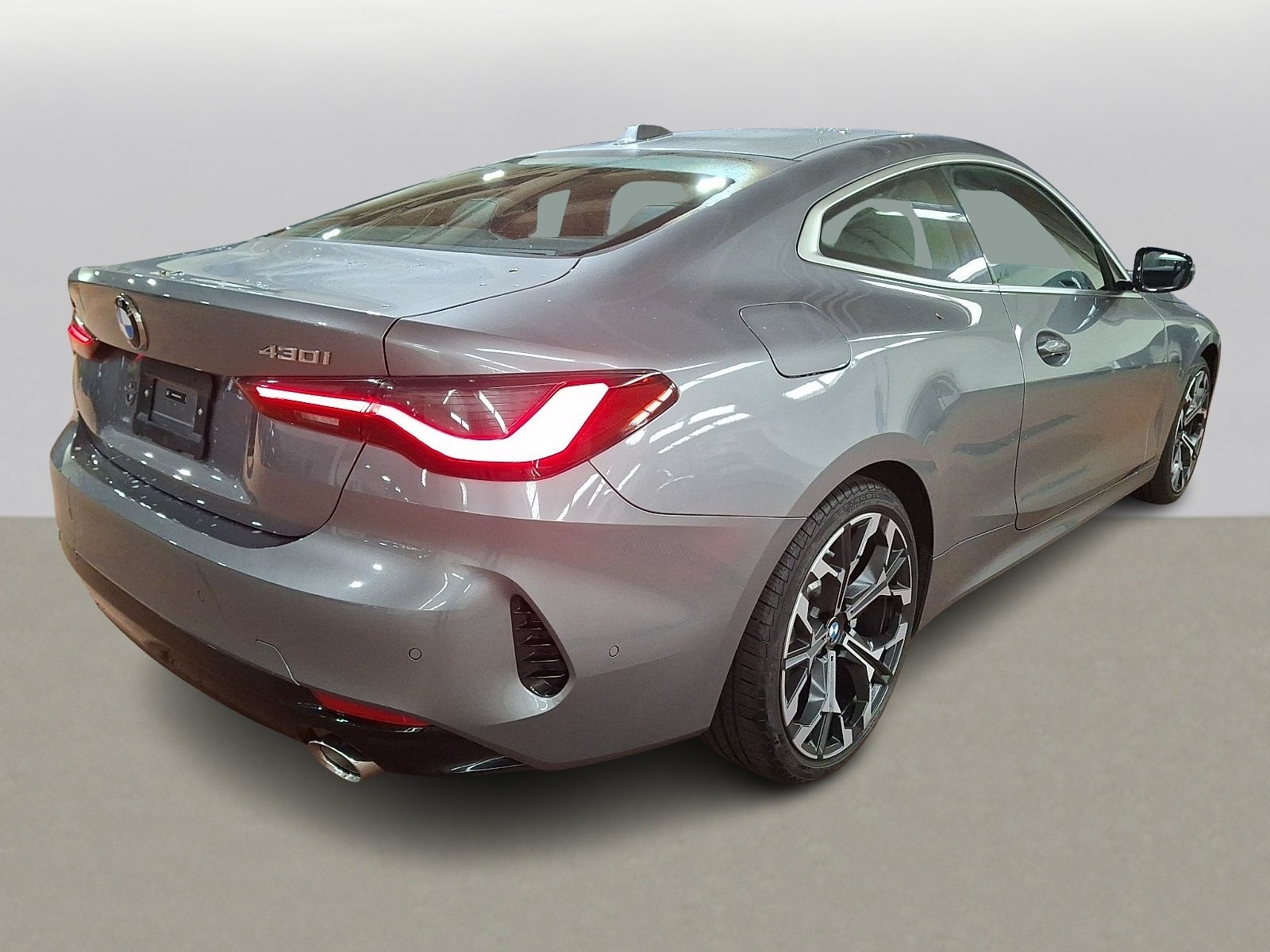 Thumbnail: 2025 BMW 4 Series - 4