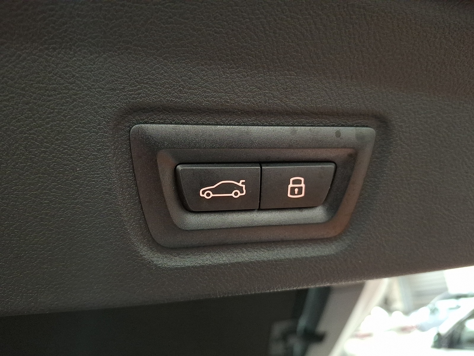 Thumbnail: 2025 BMW i4 - 27