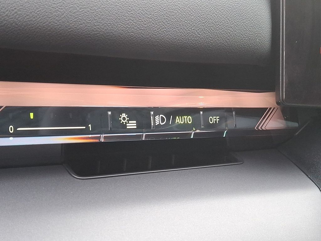 Thumbnail: 2025 BMW i5 - 22