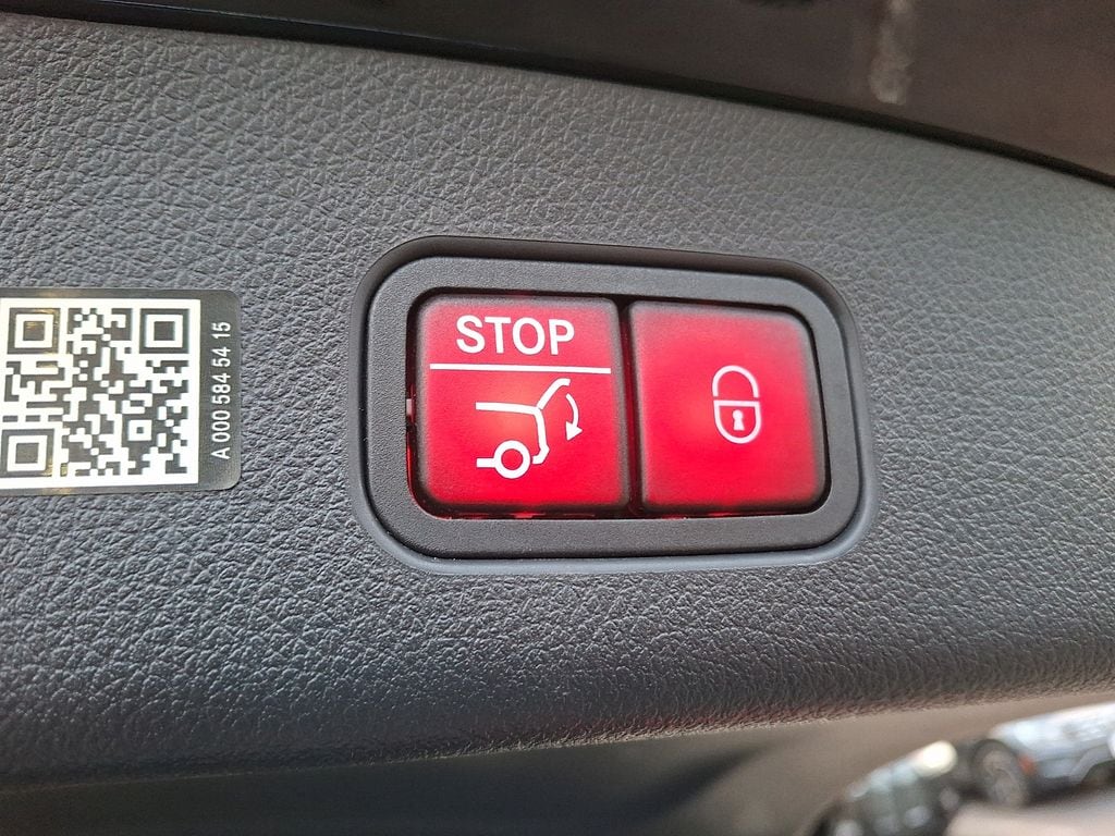 Thumbnail: 2023 Mercedes-Benz GLC - 26