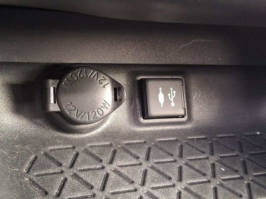 Thumbnail: 2019 Toyota RAV4 - 21