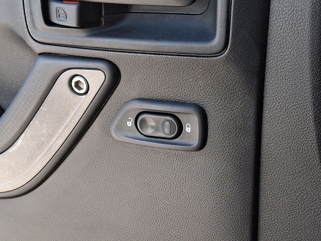 Thumbnail: 2016 Jeep Wrangler - 24