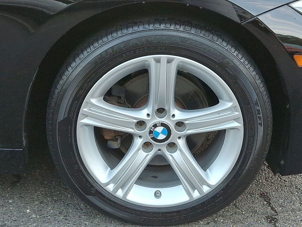 Thumbnail: 2015 BMW 3 Series - 26