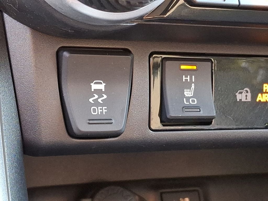 Thumbnail: 2025 Toyota RAV4 - 23