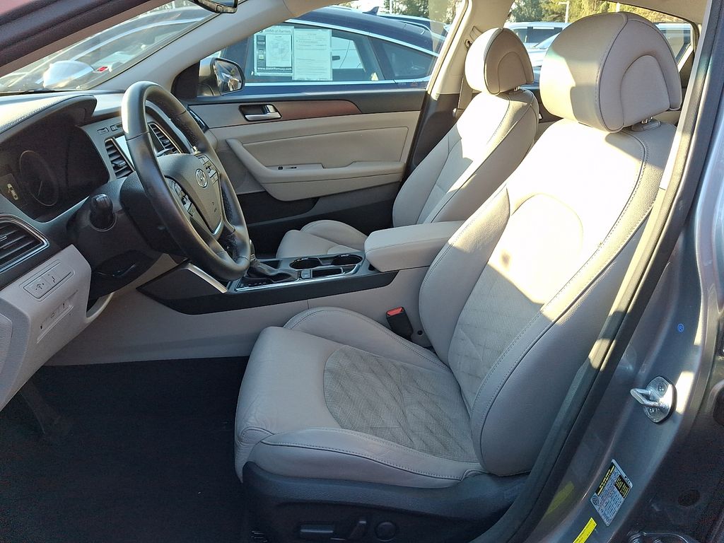 Thumbnail: 2015 Hyundai Sonata - 10