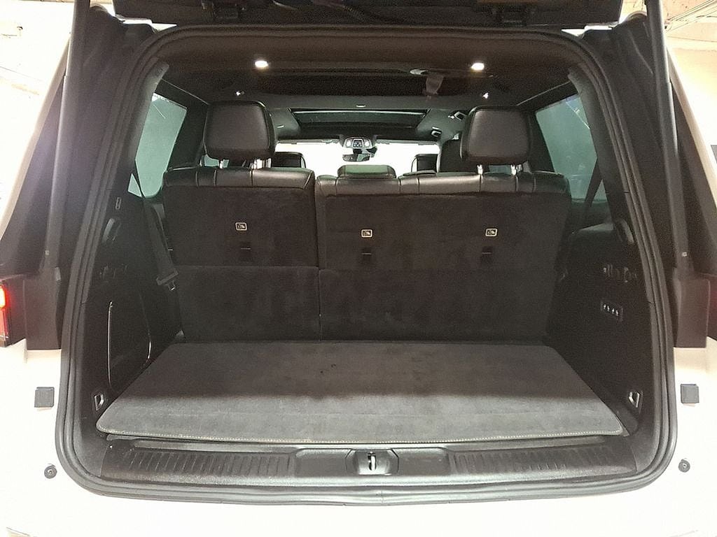 Thumbnail: 2023 Jeep Wagoneer - 22