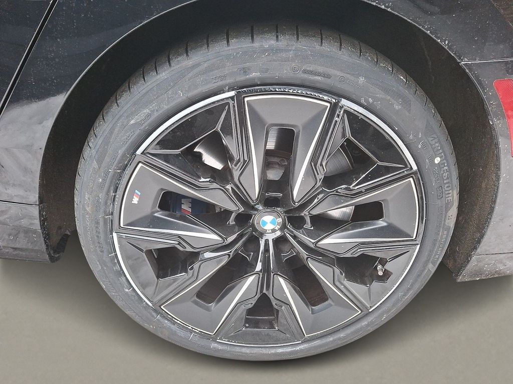 Thumbnail: 2023 BMW 7 Series - 5