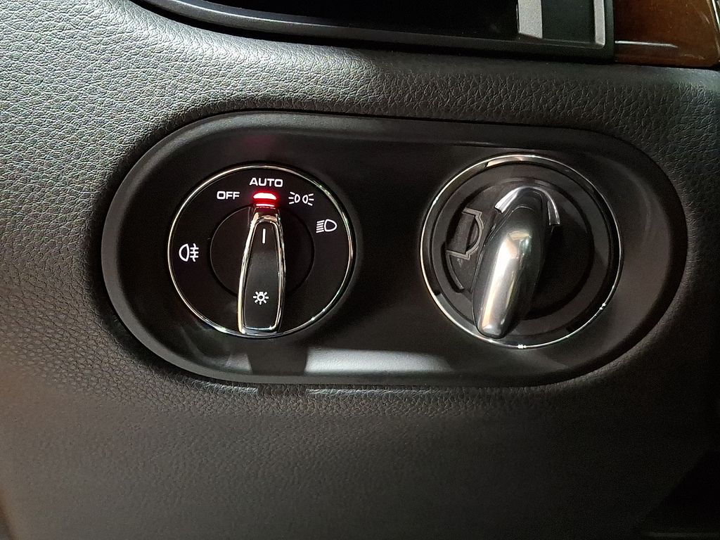 Thumbnail: 2022 Porsche Macan - 19